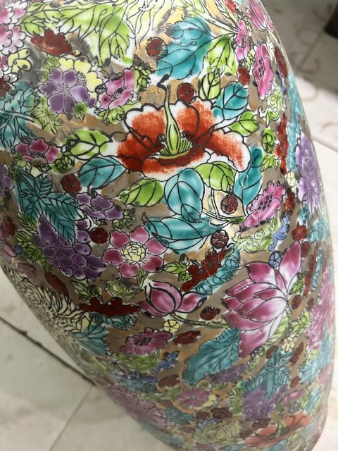 古玩陶瓷粉彩花卉紋盤口瓶真品鑒賞圖