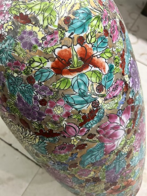 古玩陶瓷粉彩花卉紋盤口瓶真品鑒賞圖