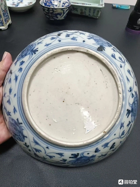 古玩陶瓷花卉紋青花盤真品鑒賞圖