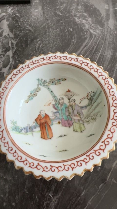 古玩陶瓷人物紋粉彩高足盤真品鑒賞圖