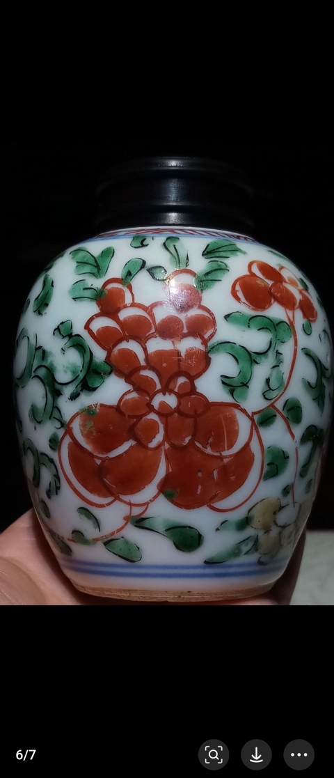 古玩陶瓷青花五彩花卉紋罐真品鑒賞圖