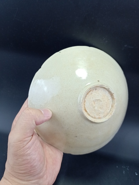 古玩陶瓷宋 米黃釉劃花斗笠碗真品鑒賞圖