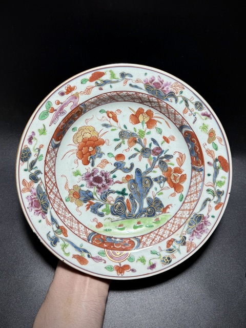 古玩陶瓷青花描金粉彩花卉紋折沿盤真品鑒賞圖