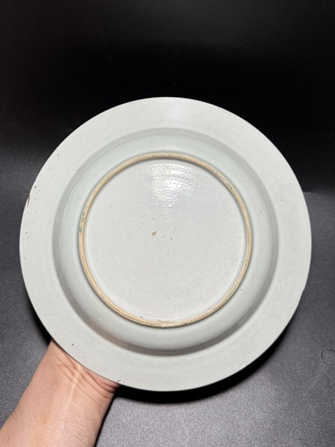 古玩陶瓷青花描金粉彩花卉紋折沿盤真品鑒賞圖