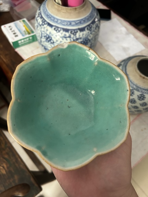 古玩陶瓷粉彩花口碗真品鑒賞圖