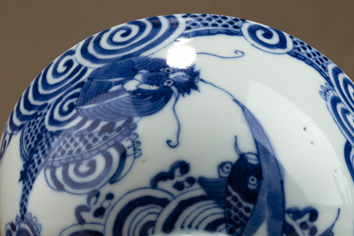 古玩陶瓷晚清·青花魚(yú)化龍紋碗真品鑒賞圖