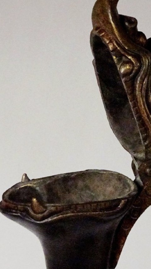古玩銅器鄰國銅瓶真品鑒賞圖