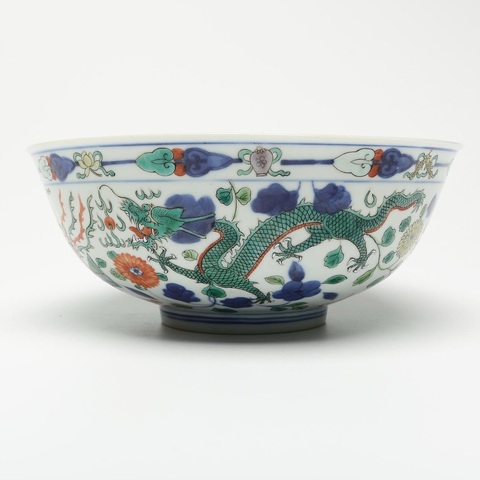 古玩陶瓷清同治青花加五彩龍鳳紋碗真品鑒賞圖