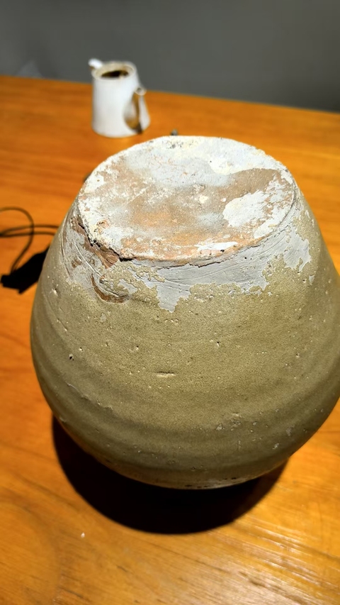 古玩陶瓷越窯青瓷四系盤口瓶真品鑒賞圖