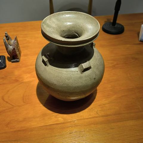 古玩陶瓷越窯青瓷四系盤口瓶真品鑒賞圖