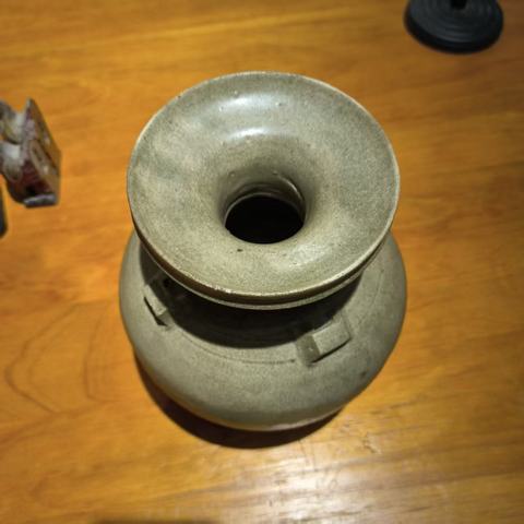 古玩陶瓷越窯青瓷四系盤口瓶真品鑒賞圖