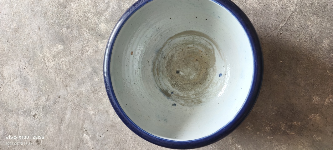 古玩陶瓷霽藍(lán)釉香爐真品鑒賞圖