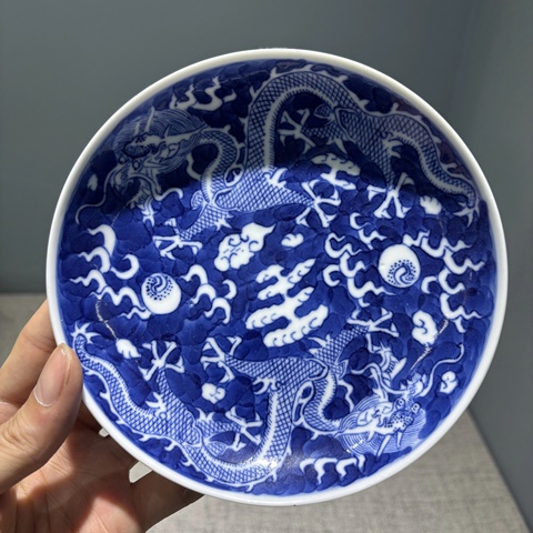 古玩陶瓷龍紋青花盤真品鑒賞圖