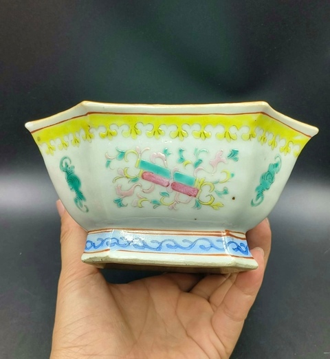 古玩陶瓷粉彩花卉紋海棠貢盤真品鑒賞圖