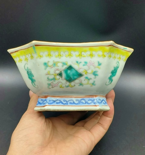 古玩陶瓷粉彩花卉紋海棠貢盤真品鑒賞圖
