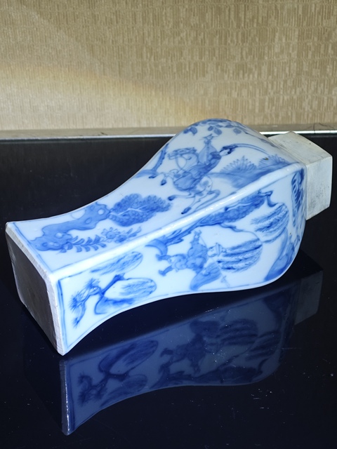 古玩陶瓷青花人物故事紋四方瓶真品鑒賞圖