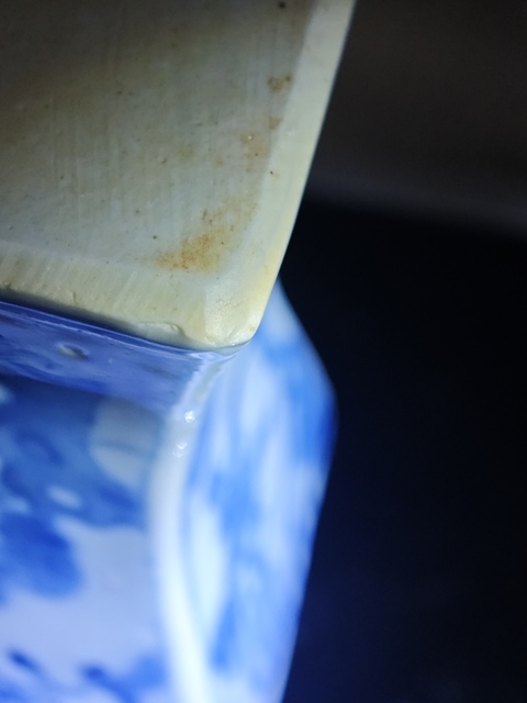 古玩陶瓷青花人物故事紋四方瓶真品鑒賞圖