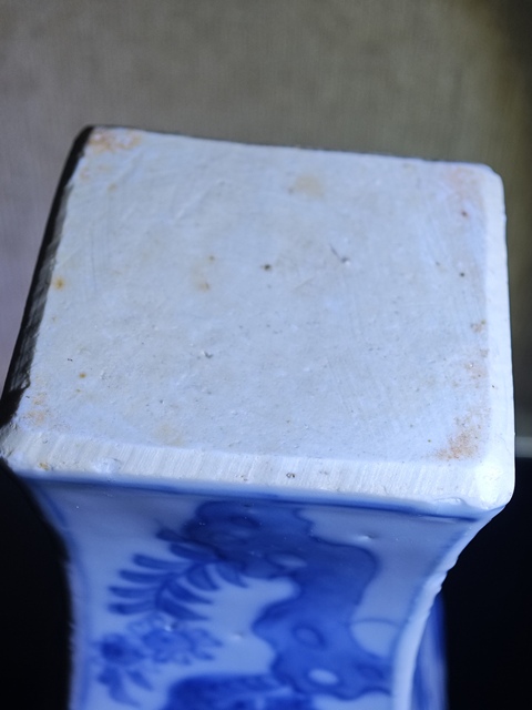 古玩陶瓷青花人物故事紋四方瓶真品鑒賞圖