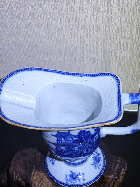 古玩陶瓷青花山水人物爵杯拍賣，當前價格2600元