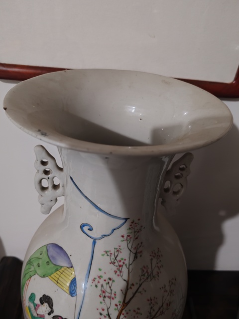 古玩陶瓷粉彩庭院仕女圖撣瓶拍賣，當前價格3200元