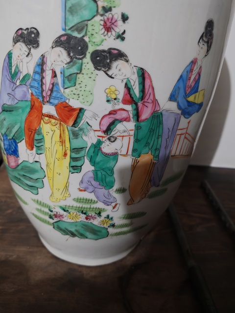 古玩陶瓷粉彩庭院仕女圖撣瓶拍賣，當前價格3200元