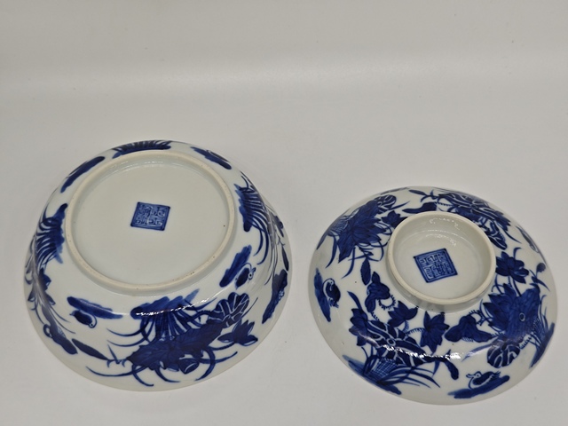 古玩陶瓷青花鴛鴦荷花紋蓋碗真品鑒賞圖