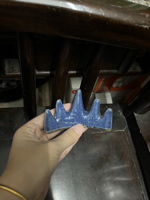 古玩陶瓷霽藍釉山子筆架真品鑒賞圖