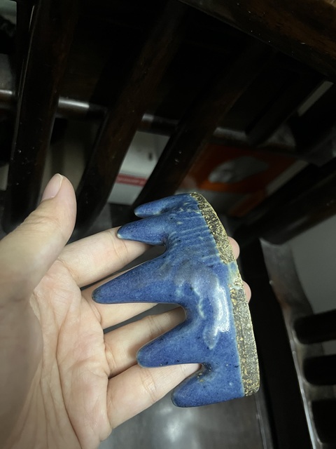 古玩陶瓷霽藍釉山子筆架真品鑒賞圖