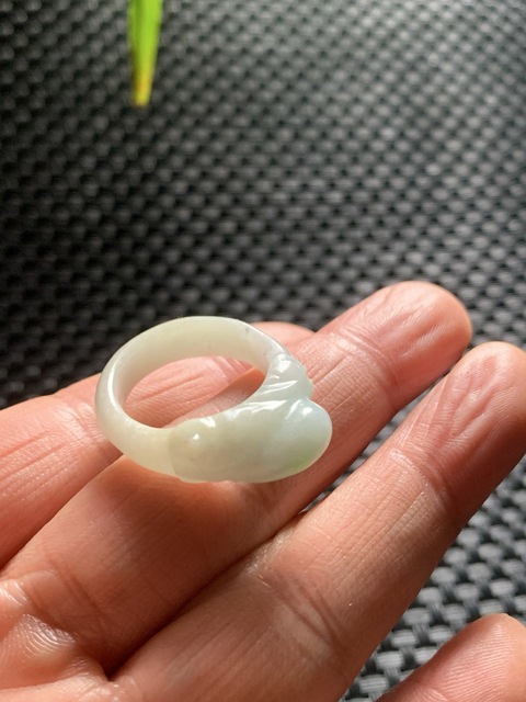 古玩玉器翡翠雕“戒指”真品鑒賞圖