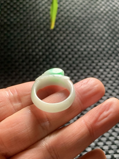 古玩玉器翡翠雕“戒指”真品鑒賞圖