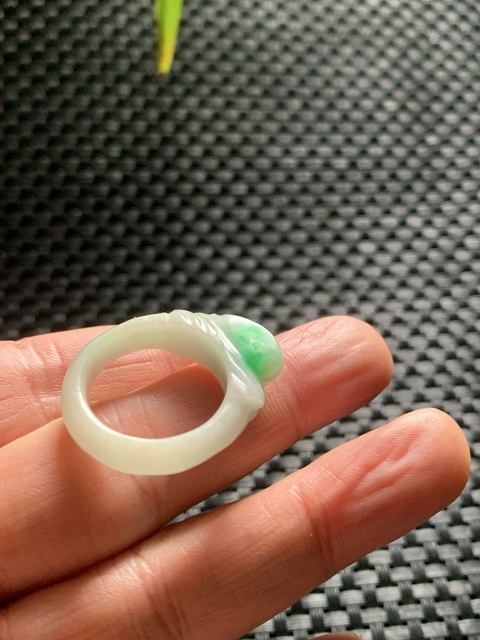 古玩玉器翡翠雕“戒指”真品鑒賞圖