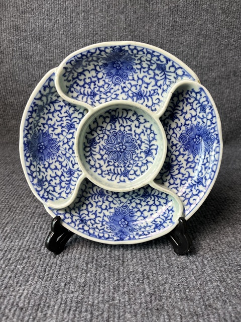 古玩陶瓷青花淡描蓮花隔盤拍賣，當前價格4888元