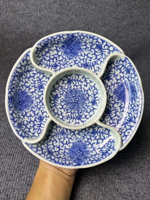 古玩陶瓷青花淡描蓮花隔盤拍賣，當前價格4888元