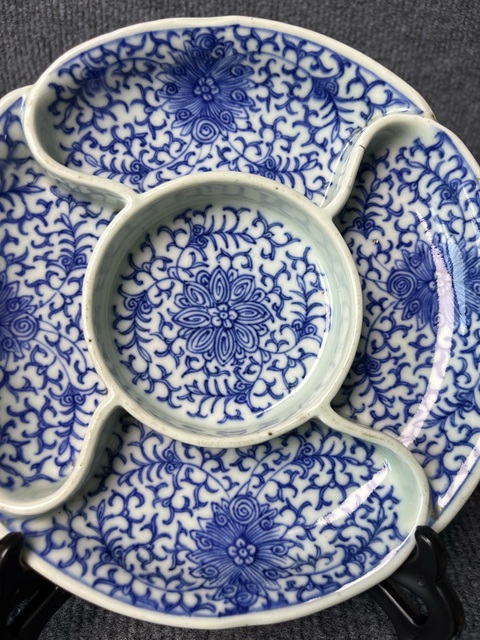 古玩陶瓷青花淡描蓮花隔盤拍賣，當前價格4888元