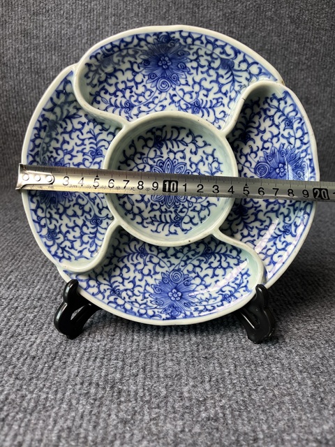 古玩陶瓷青花淡描蓮花隔盤拍賣，當前價格4888元