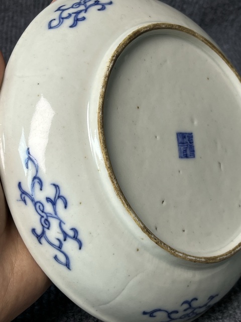 古玩陶瓷青花淡描蓮花隔盤真品鑒賞圖