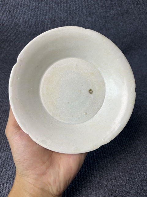 古玩陶瓷青白釉花口盤拍賣，當(dāng)前價(jià)格888元