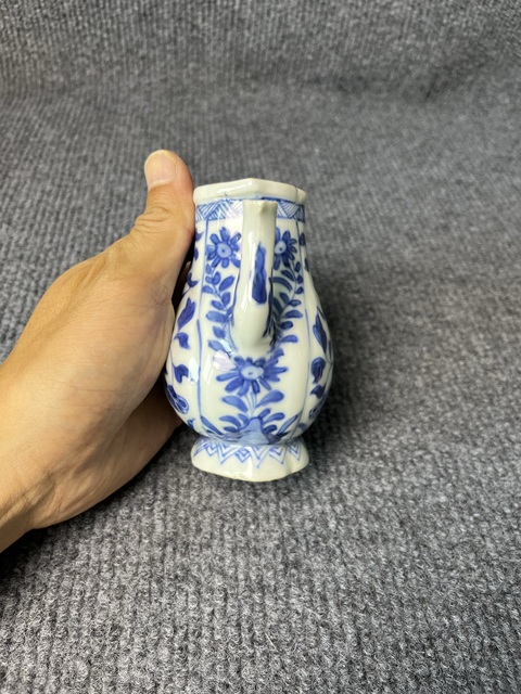 古玩陶瓷青花花卉紋執壺拍賣,當前價格1888元
