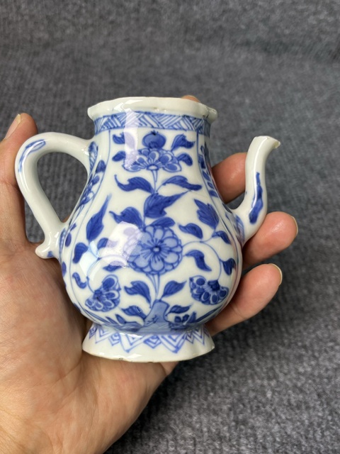 古玩陶瓷青花花卉紋執壺拍賣,當前價格1888元