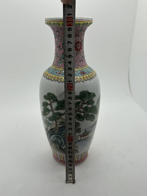 古玩陶瓷創匯.粉彩山水人物盤口瓶拍賣，當前價格350元