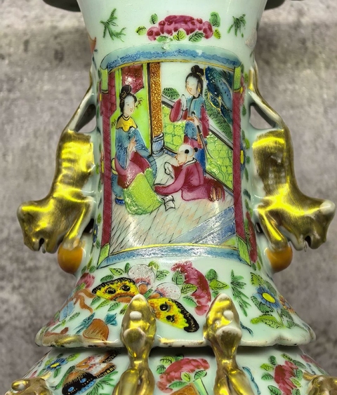 古玩陶瓷豆青釉廣彩人物故事花口瓶真品鑒賞圖