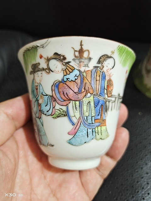 古玩陶瓷粉彩西廂記鈴鐺杯真品鑒賞圖