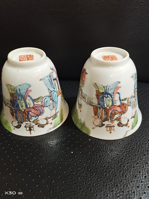 古玩陶瓷粉彩西廂記鈴鐺杯真品鑒賞圖