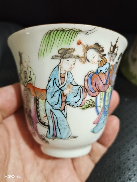 古玩陶瓷粉彩西廂記鈴鐺杯真品鑒賞圖