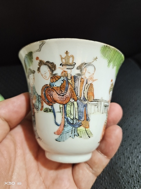 古玩陶瓷粉彩西廂記鈴鐺杯真品鑒賞圖