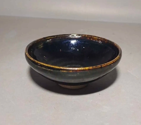 古玩陶瓷金元時期黑釉盞真品鑒賞圖