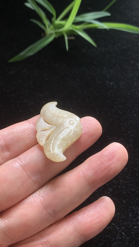 古玩玉器清代和田玉雕“菱角墜”拍賣,當前價格11000元