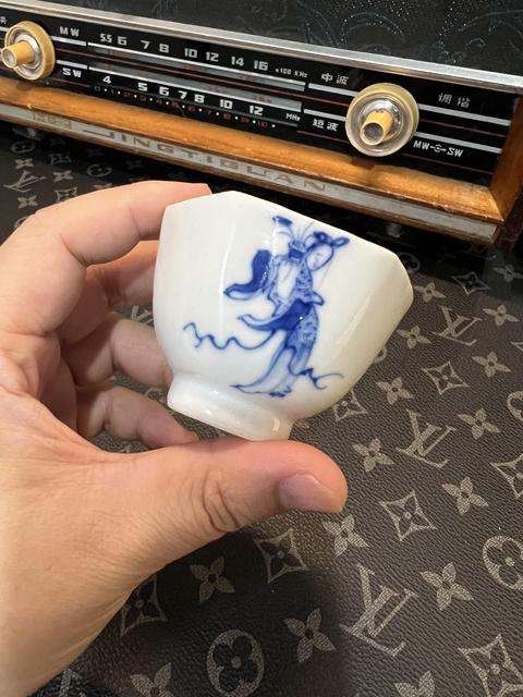 古玩陶瓷仕女詩紋青花六方杯真品鑒賞圖