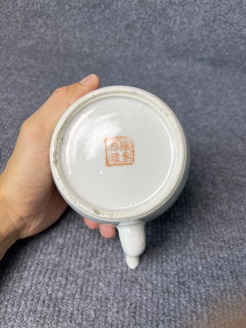 古玩陶瓷粉彩人物紋提梁壺拍賣(mài)，當(dāng)前價(jià)格1888元