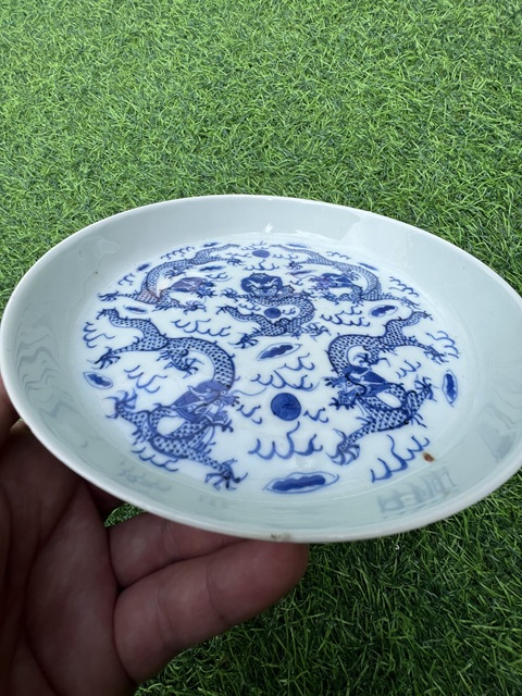 古玩陶瓷青花龍紋盤真品鑒賞圖